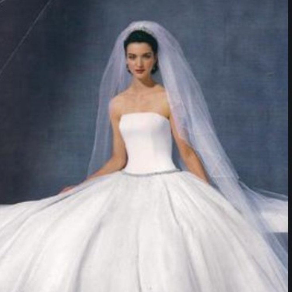 Oleg Cassani Wedding Dress